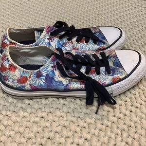 Converse women floral all star size 7